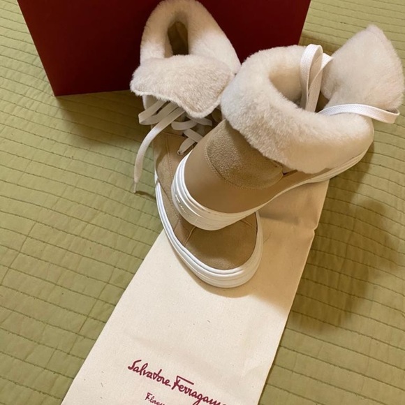 - Ferragamo Nisia Genuine Shearling Lined Sneaker nwt - Picture 8 of 8